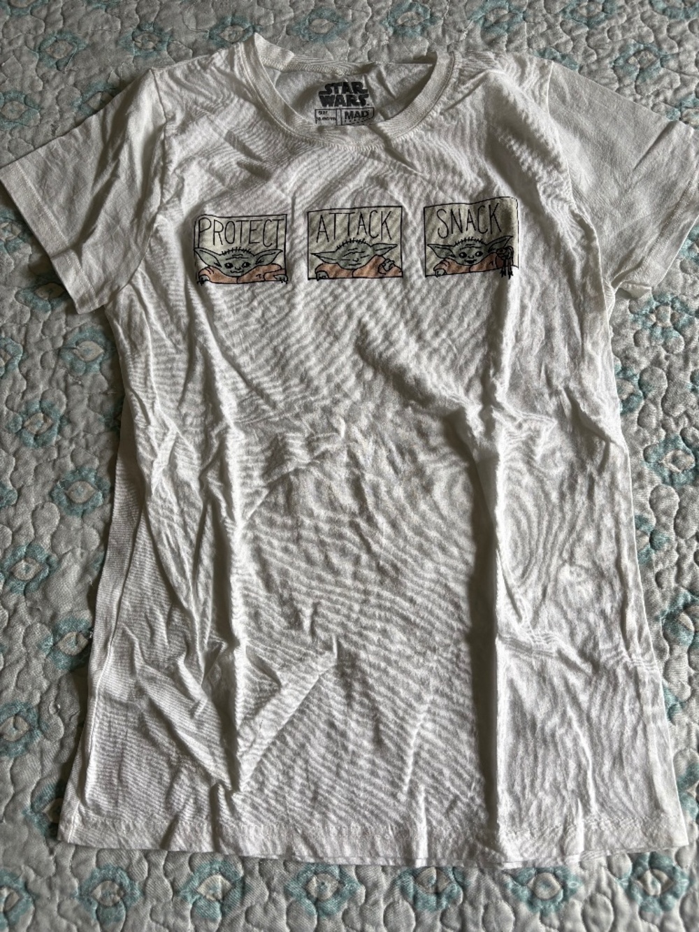 Rare Star Wars Grogu Protect Attack Snack Graphic Tee White XL Mad Engine